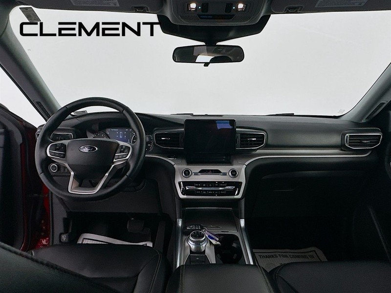 Ford Explorer Vehicle Image 12