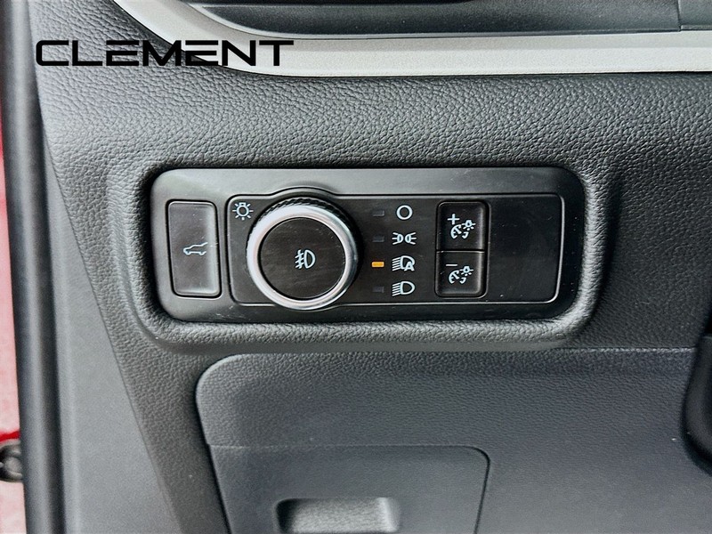 Ford Explorer Vehicle Image 14