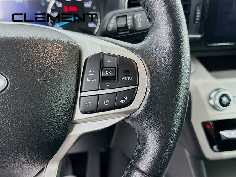 Ford Explorer Vehicle Image 17