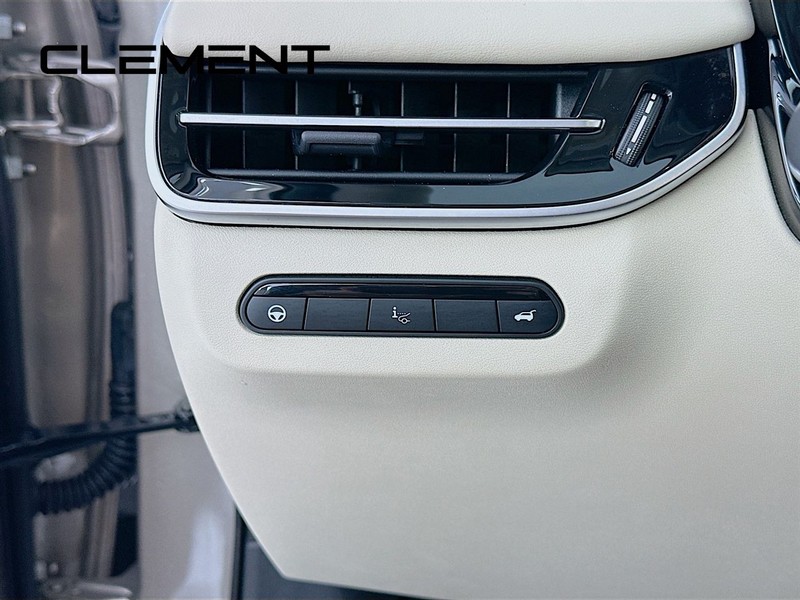 INFINITI QX60 Vehicle Image 14