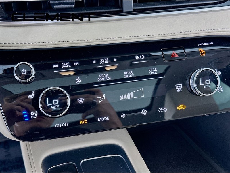 INFINITI QX60 Vehicle Image 22