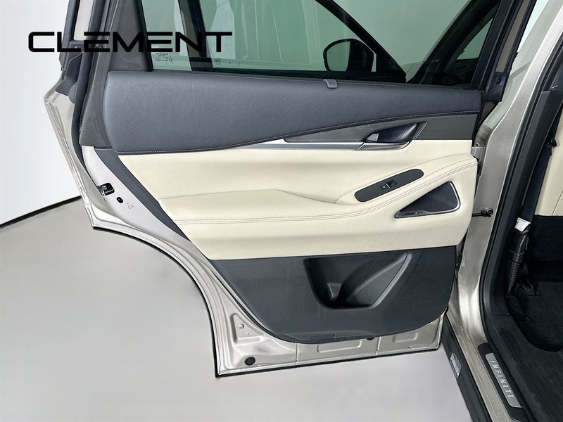 INFINITI QX60 Vehicle Image 32