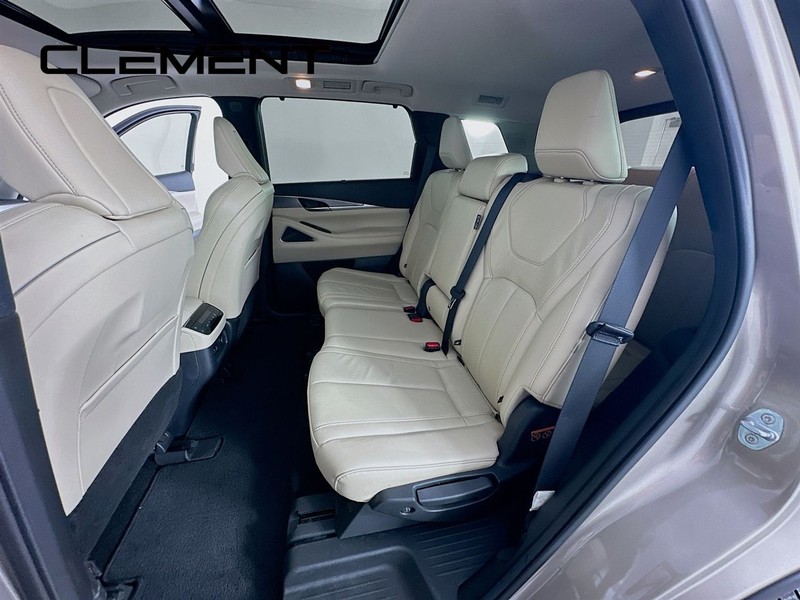 INFINITI QX60 Vehicle Image 33
