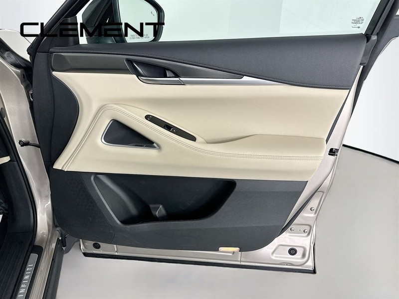 INFINITI QX60 Vehicle Image 38