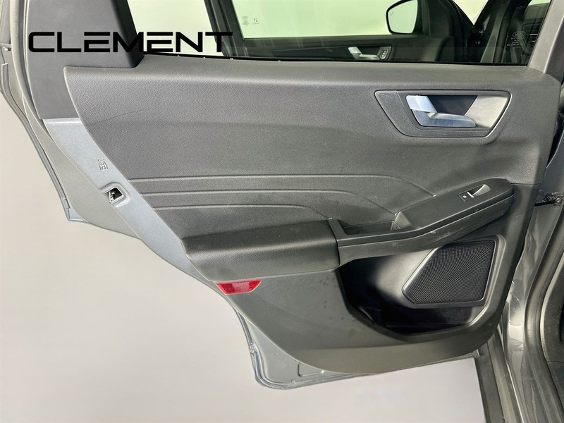 Ford Escape Vehicle Image 30