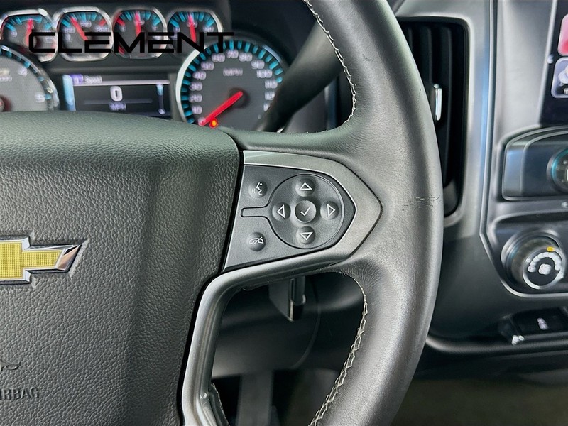 Chevrolet Silverado 1500 Vehicle Full-screen Gallery Image 17