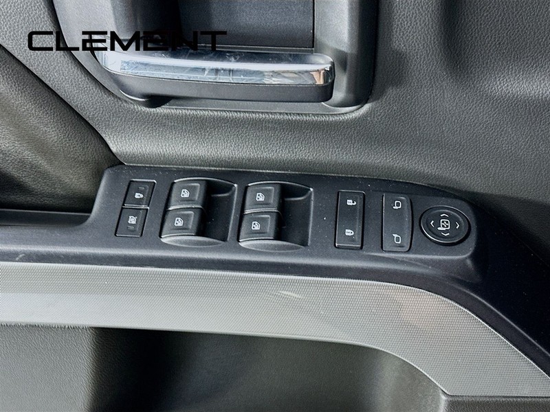 Chevrolet Silverado 1500 Vehicle Full-screen Gallery Image 22