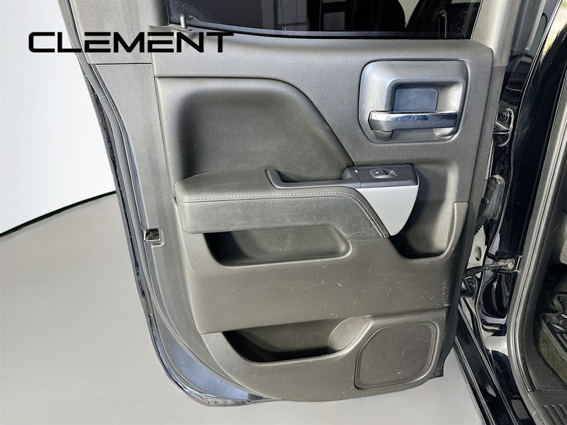 Chevrolet Silverado 1500 Vehicle Full-screen Gallery Image 27