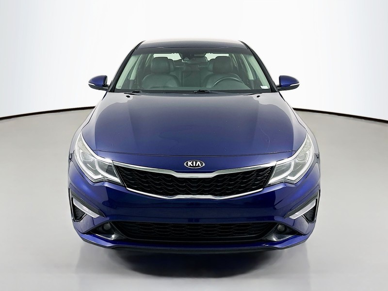 Kia Optima Vehicle Full-screen Gallery Image 2