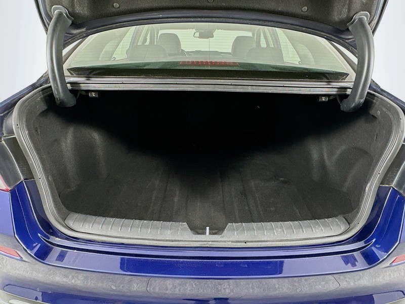 Kia Optima Vehicle Full-screen Gallery Image 8