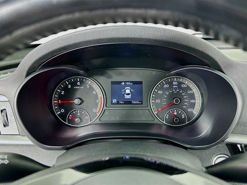 Kia Optima Vehicle Full-screen Gallery Image 14