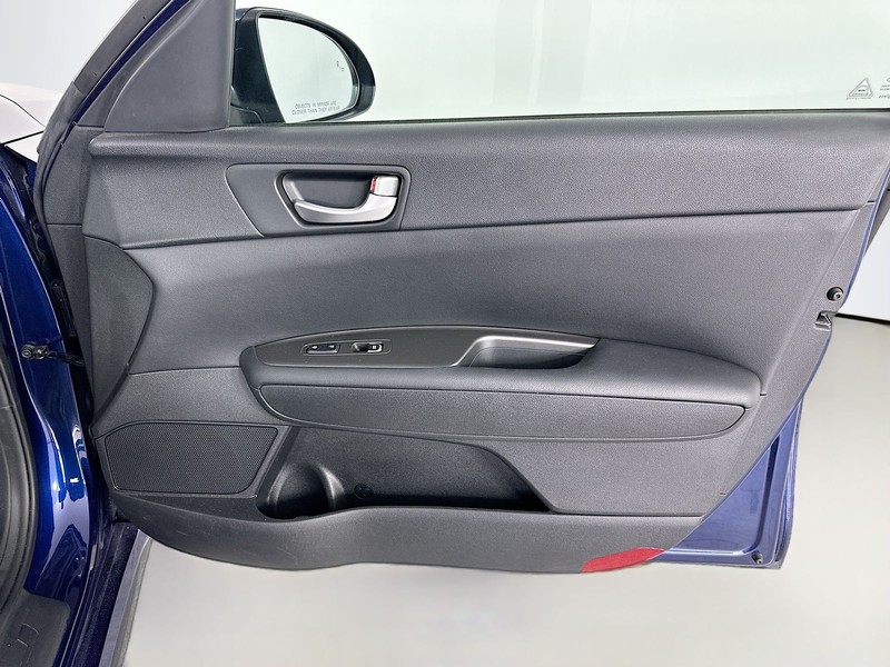Kia Optima Vehicle Full-screen Gallery Image 27