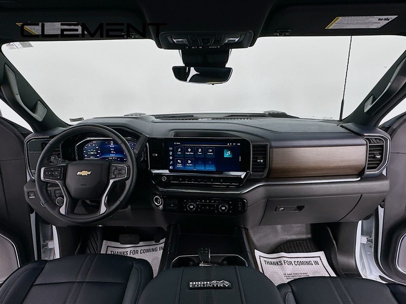 Chevrolet Silverado 2500HD Vehicle Image 12