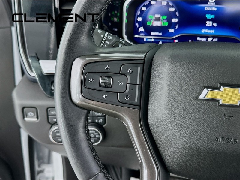 Chevrolet Silverado 2500HD Vehicle Image 16
