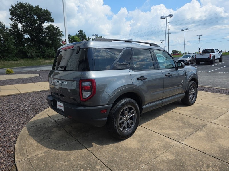 Ford Bronco Sport Vehicle Full-screen Gallery Image 7
