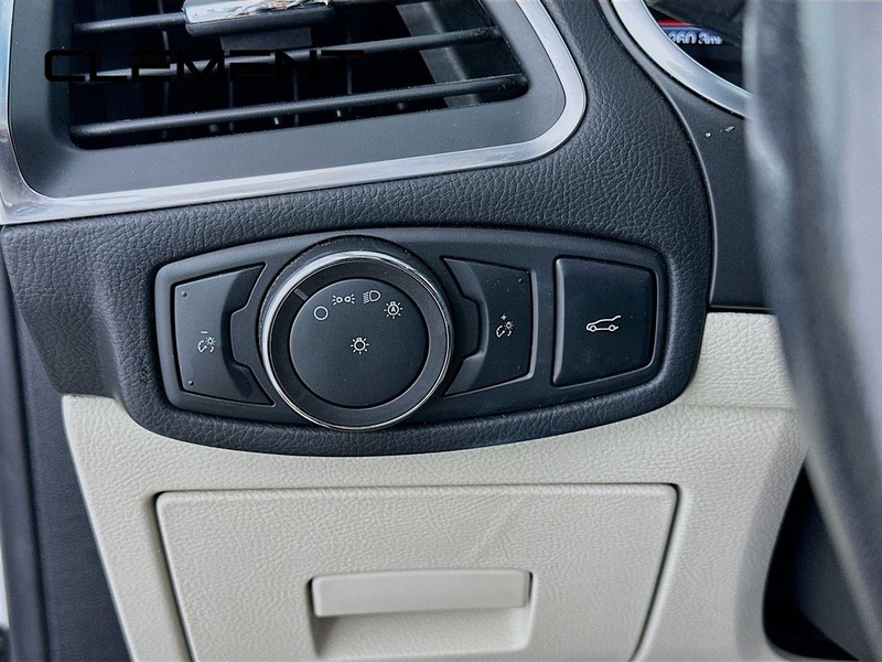 Ford Edge Vehicle Image 14