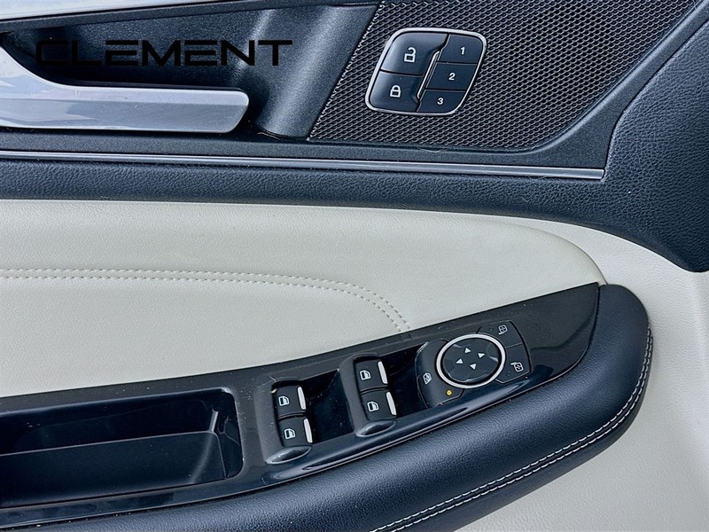 Ford Edge Vehicle Image 27