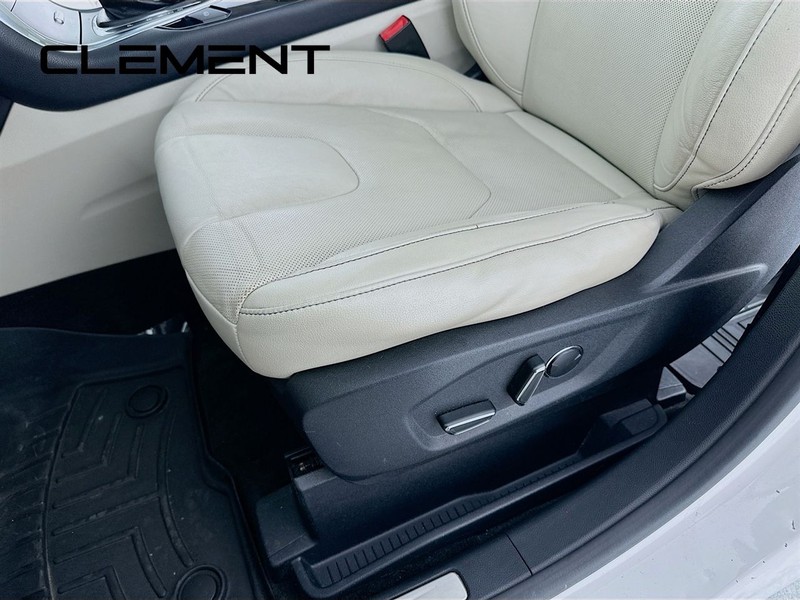 Ford Edge Vehicle Image 29