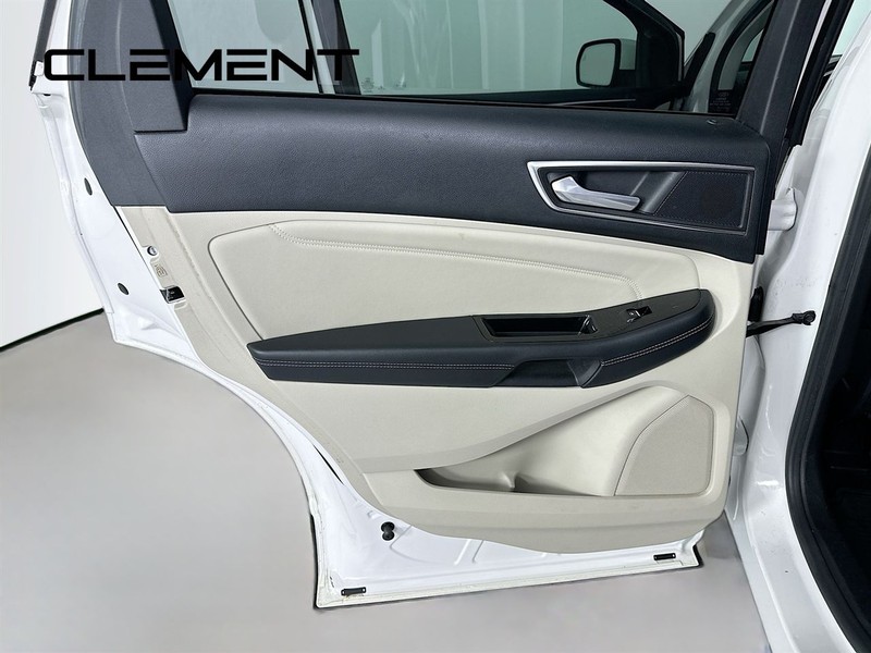 Ford Edge Vehicle Image 31