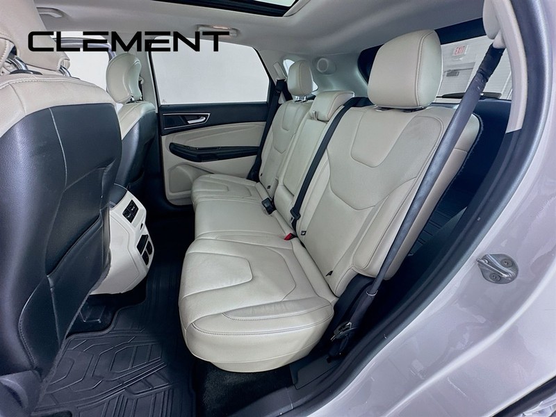 Ford Edge Vehicle Image 32