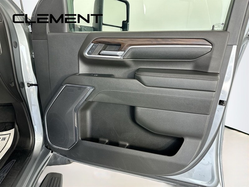 GMC Sierra 2500HD Vehicle Image 31
