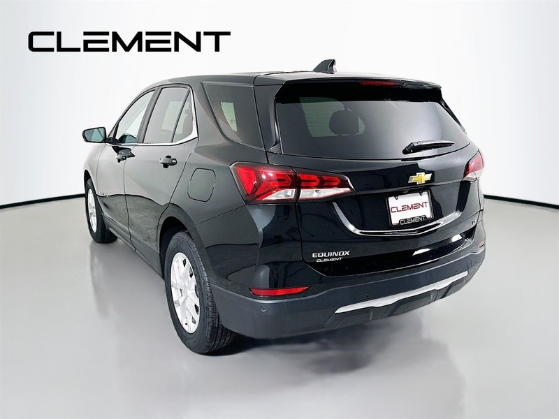 Chevrolet Equinox Vehicle Full-screen Gallery Image 10