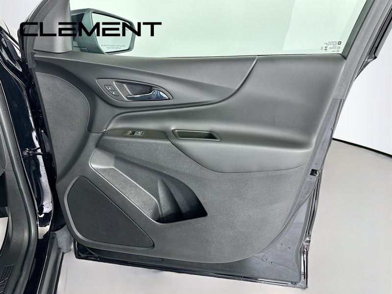 Chevrolet Equinox Vehicle Full-screen Gallery Image 34