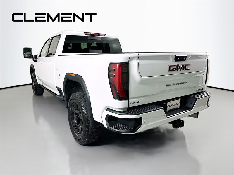 GMC Sierra 3500HD Vehicle Image 10