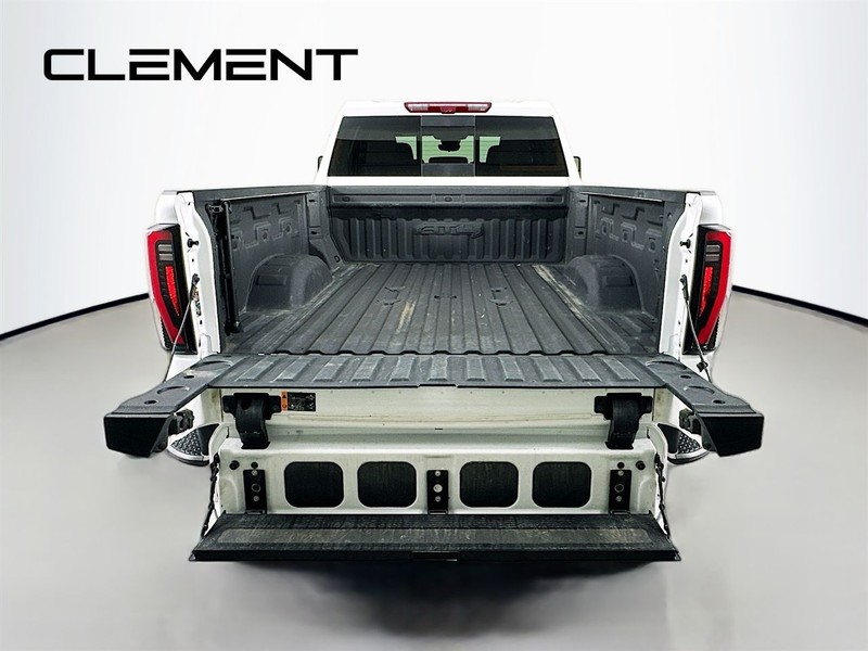 GMC Sierra 3500HD Vehicle Image 11