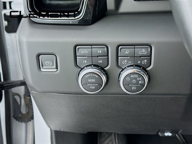 GMC Sierra 3500HD Vehicle Image 14