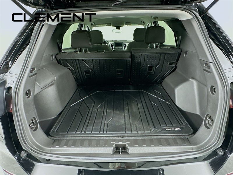 Chevrolet Equinox Vehicle Full-screen Gallery Image 11