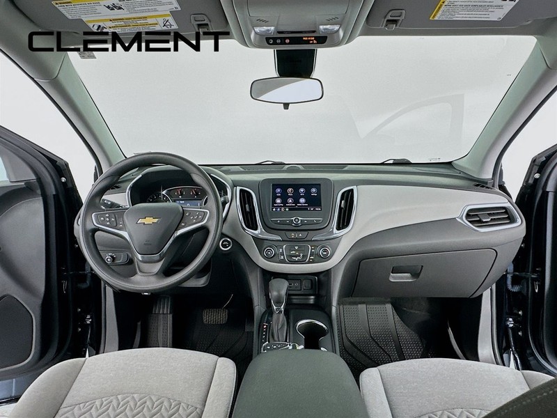 Chevrolet Equinox Vehicle Full-screen Gallery Image 12