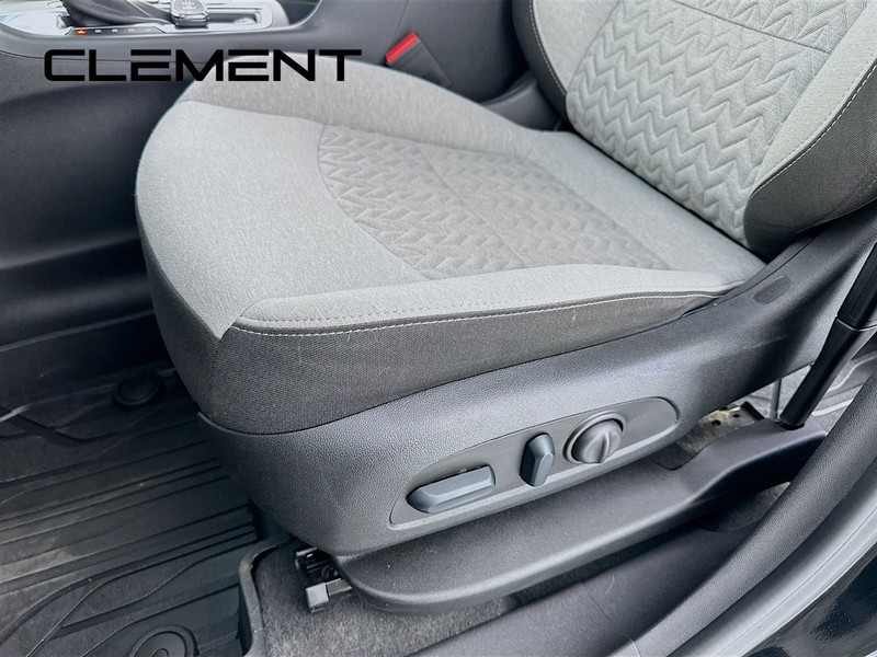 Chevrolet Equinox Vehicle Full-screen Gallery Image 27