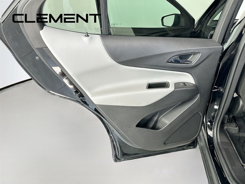 Chevrolet Equinox Vehicle Full-screen Gallery Image 29