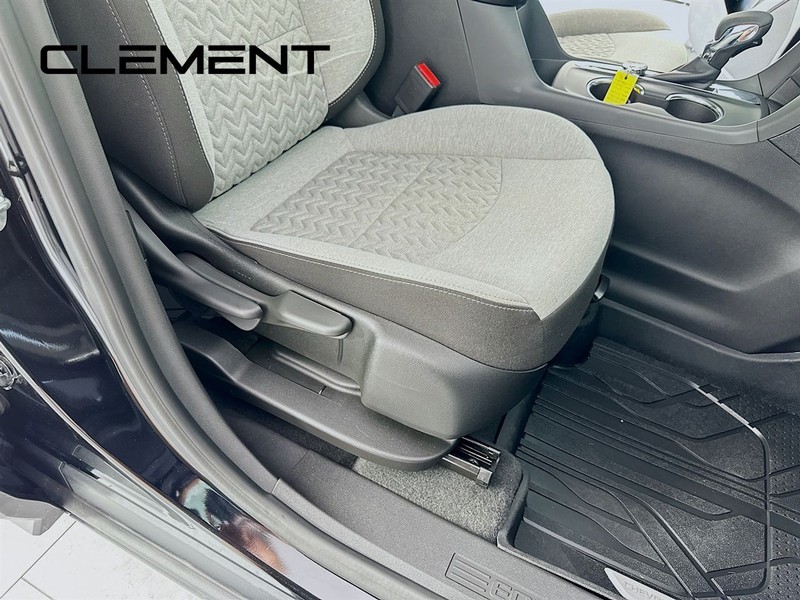 Chevrolet Equinox Vehicle Full-screen Gallery Image 31