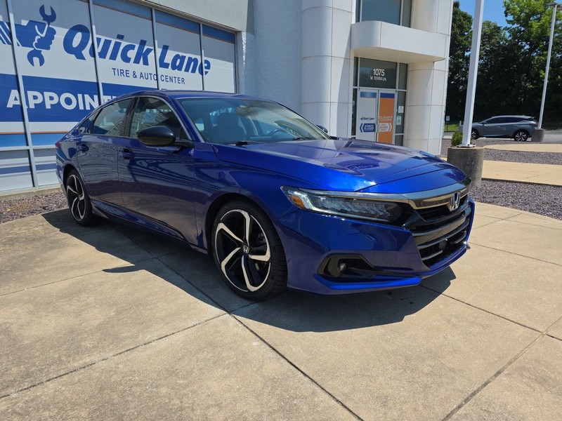 Honda Accord Sedan Vehicle Full-screen Gallery Image 3