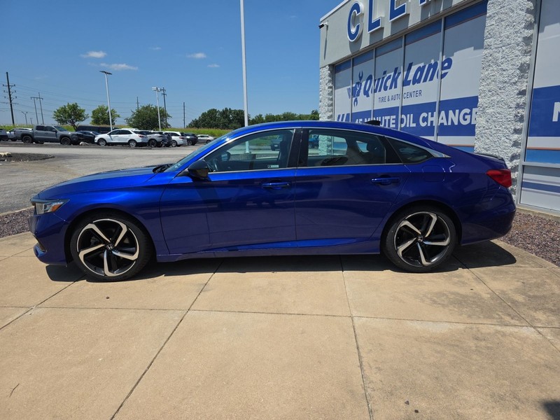 Honda Accord Sedan Vehicle Full-screen Gallery Image 4