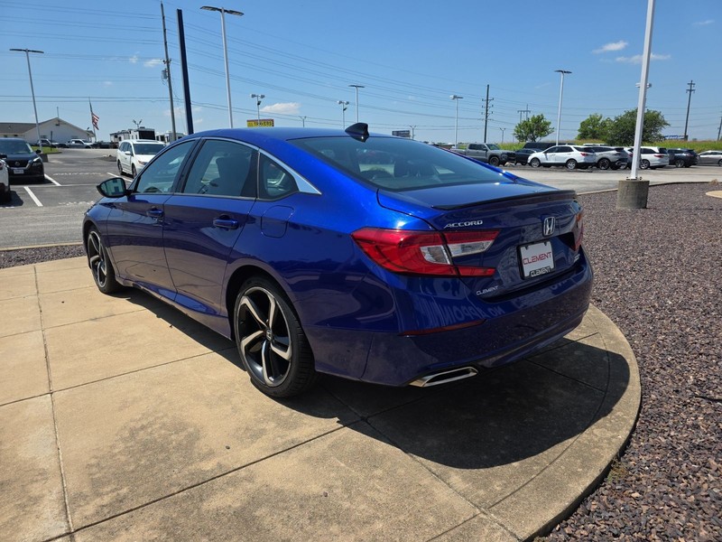 Honda Accord Sedan Vehicle Full-screen Gallery Image 5