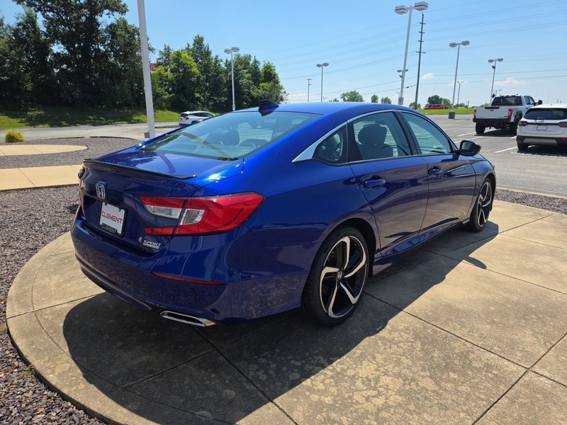 Honda Accord Sedan Vehicle Full-screen Gallery Image 7