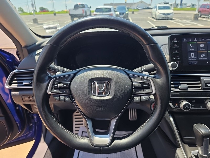 Honda Accord Sedan Vehicle Full-screen Gallery Image 10
