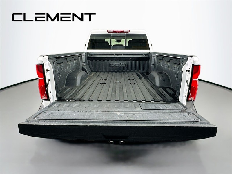 Chevrolet Silverado 2500HD Vehicle Image 11