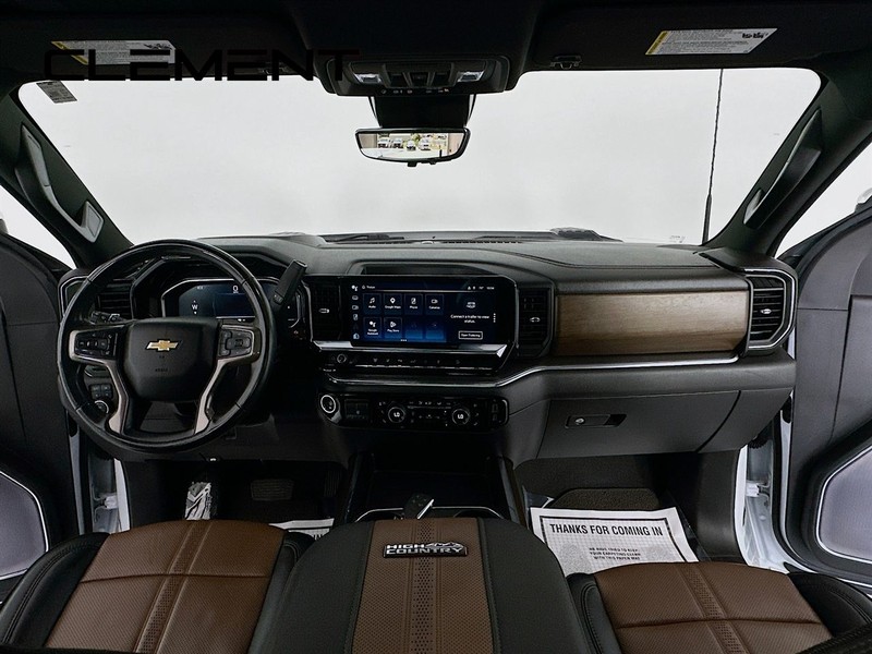 Chevrolet Silverado 2500HD Vehicle Image 12