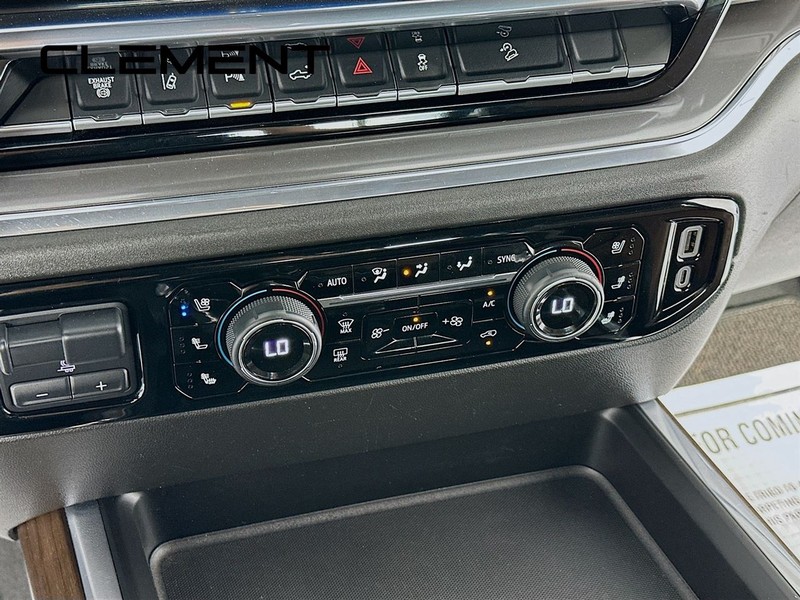 Chevrolet Silverado 2500HD Vehicle Image 20