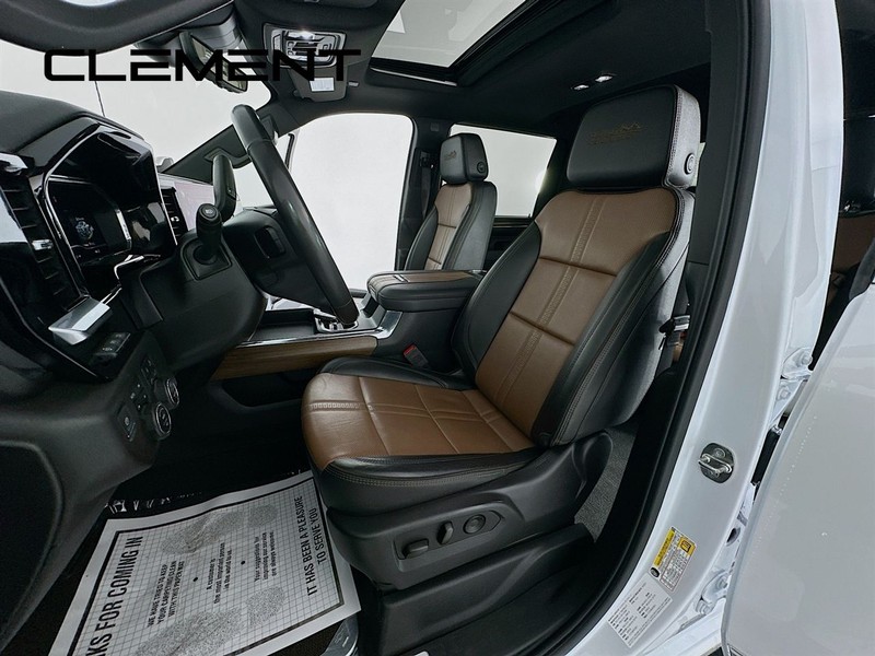 Chevrolet Silverado 2500HD Vehicle Image 30