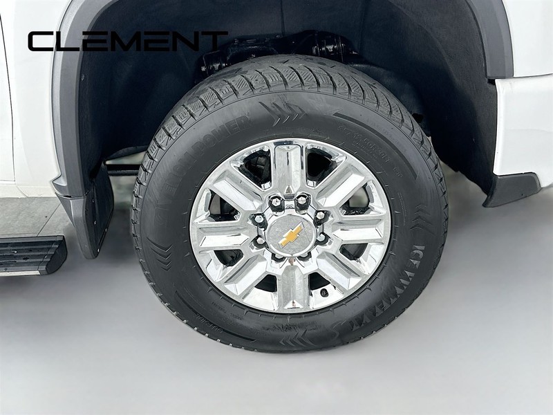 Chevrolet Silverado 2500HD Vehicle Image 37