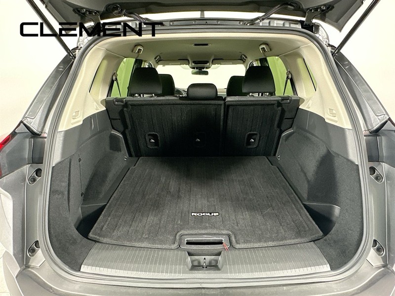 Nissan Rogue Vehicle Image 11