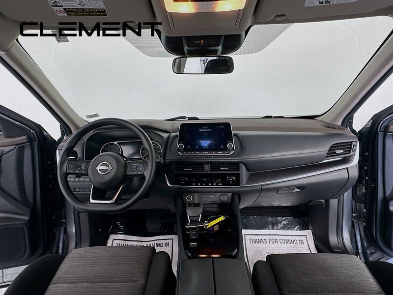 Nissan Rogue Vehicle Image 12