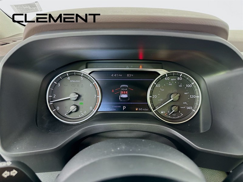 Nissan Rogue Vehicle Image 18