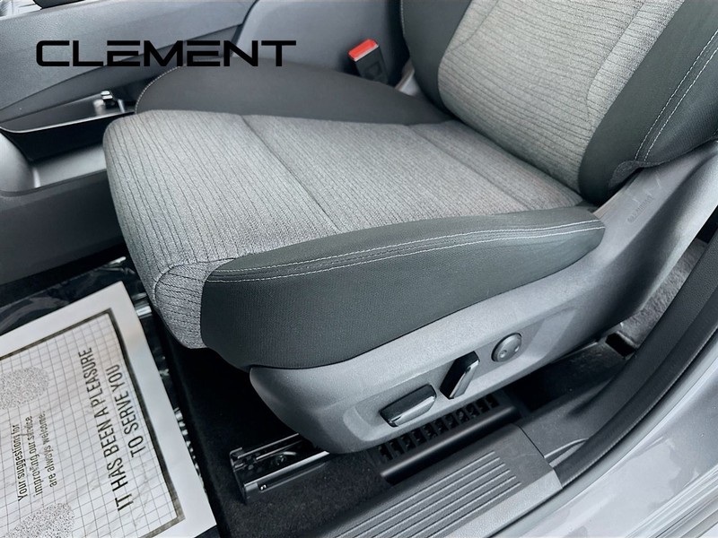 Nissan Rogue Vehicle Image 27
