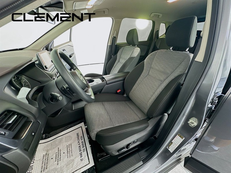 Nissan Rogue Vehicle Image 28